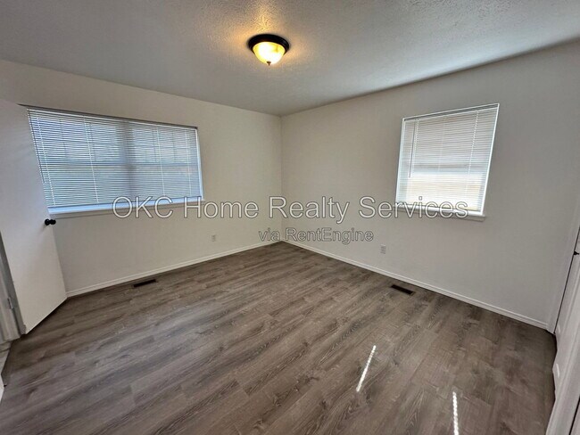 Building Photo - 1428 SW 72nd St