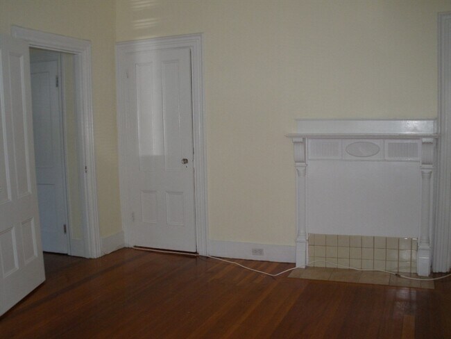 Building Photo - 518 Watertown St