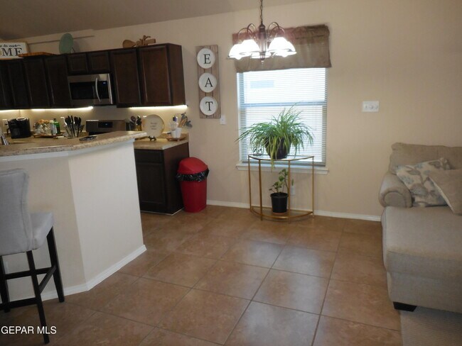 Building Photo - 12572 Paseo Lindo Dr