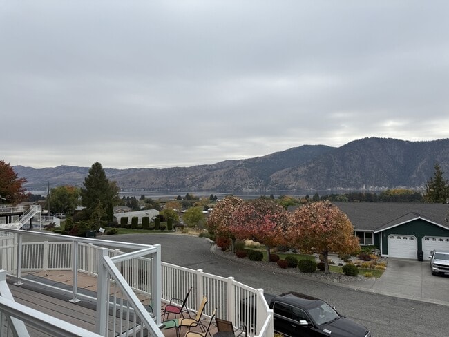 Building Photo - 165 Coral St