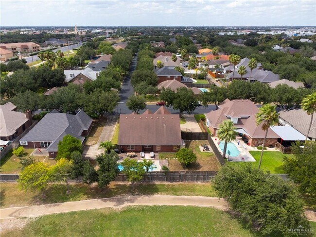 Building Photo - 113 Pelican Ave W