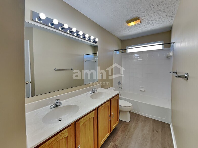 Building Photo - 46 Runkle Dr