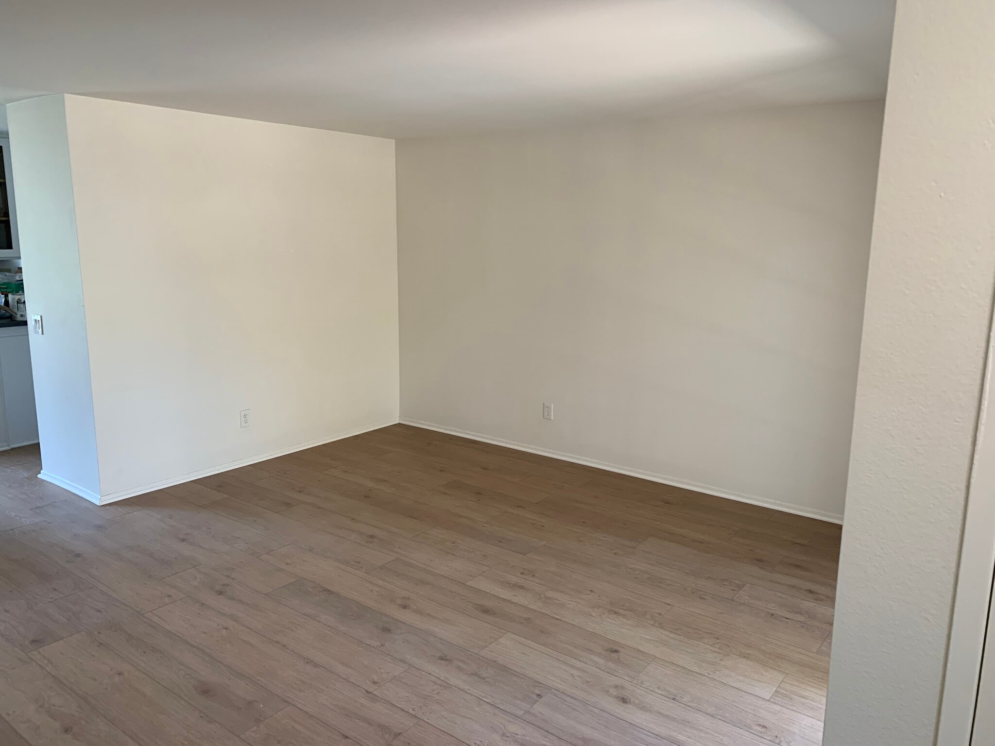 Living room - 2800 Plaza del Amo
