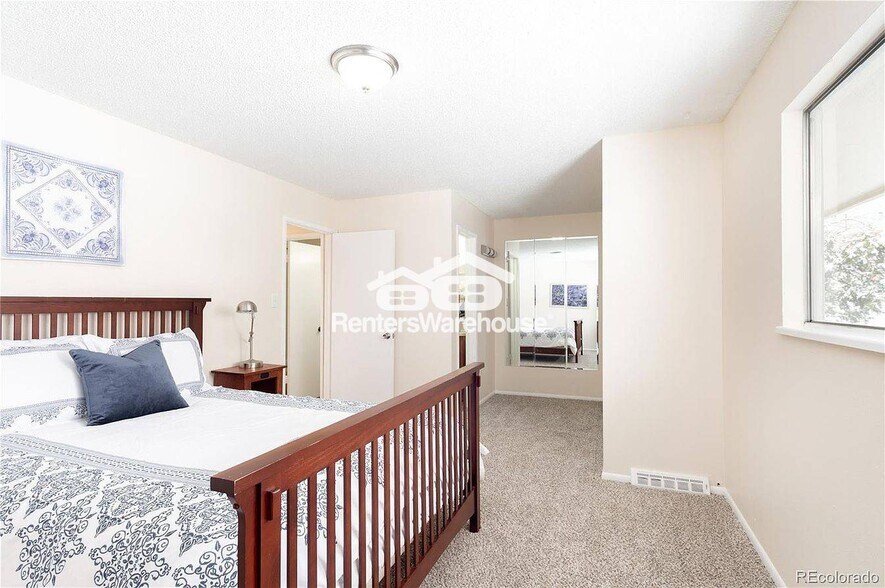 Building Photo - 8750 Mariposa St