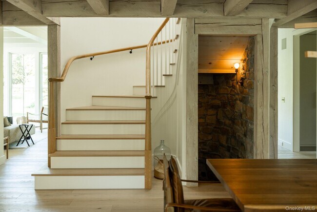 Building Photo - 4-6 Old Primrose Hill Rd