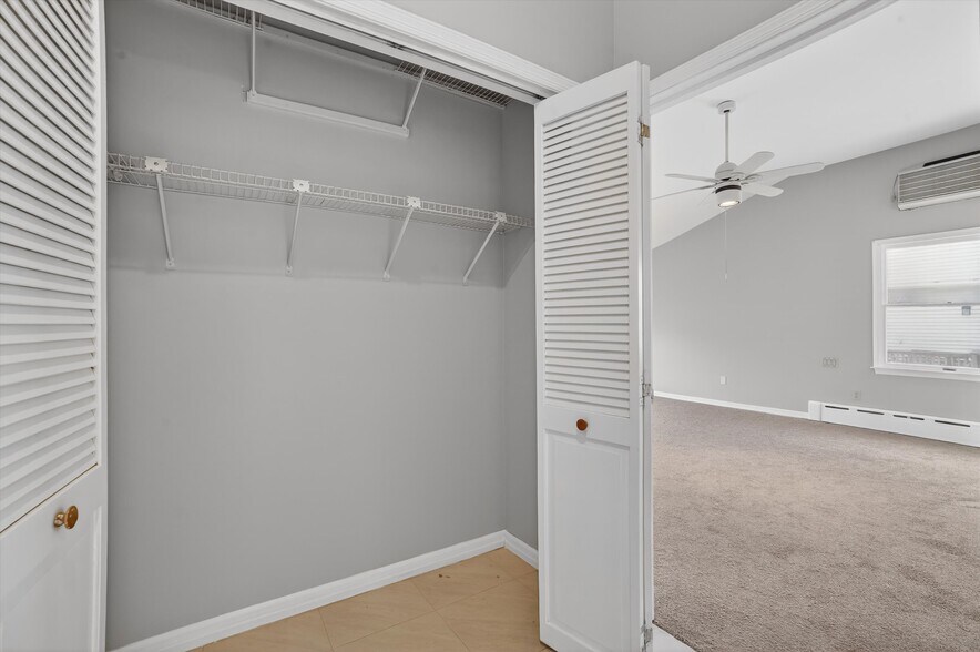 Building Photo - 4 Amackassin Ter