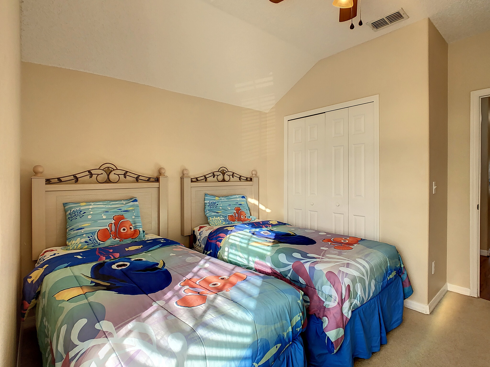 Building Photo - 2041 Morning Star Dr