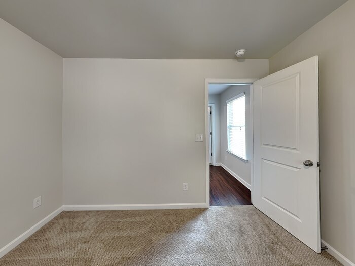 Building Photo - 110 Obsidian Way