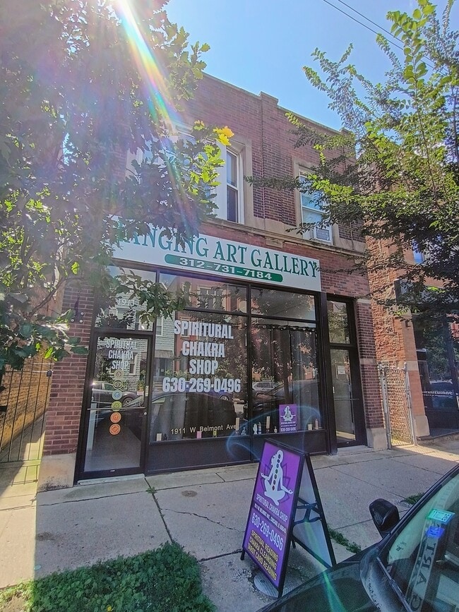 Building Photo - 1911 W Belmont Ave