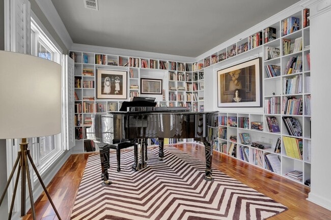 Building Photo - 3005 Coral Bell Ln