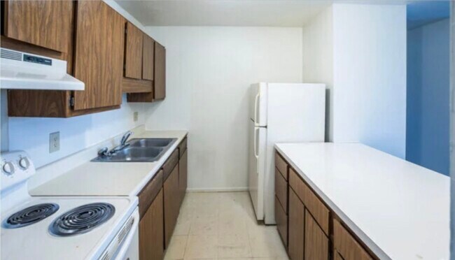 Building Photo - 636 Berry Ln