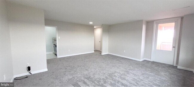 Building Photo - 1021 Arlington Blvd