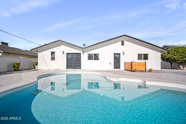 Building Photo - 8513 E Indianola Ave