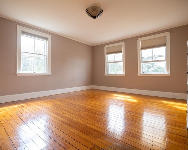 Building Photo - 37 Main Rd N