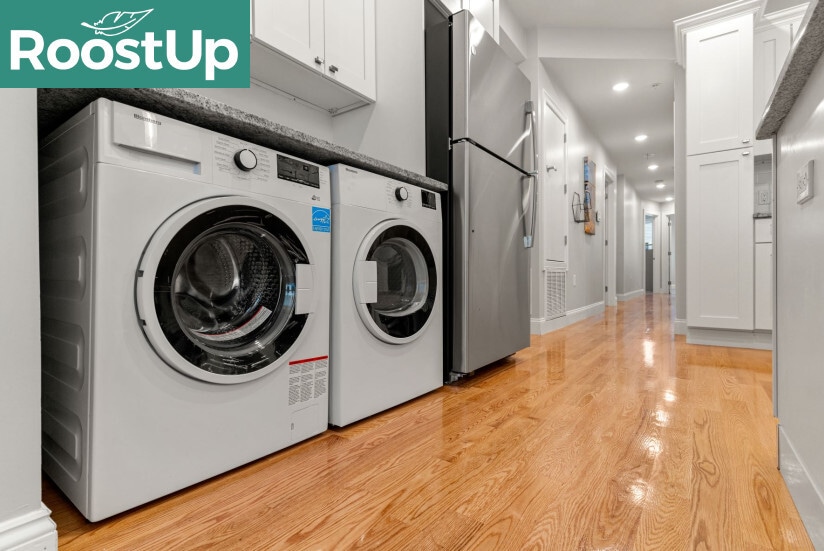 Building Photo - Furnished Bedroom with Private Bath in South Boston