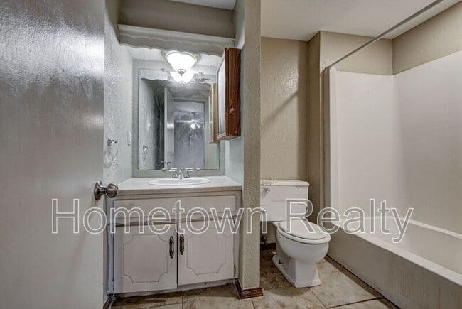 Building Photo - 7301 Edenborough Dr