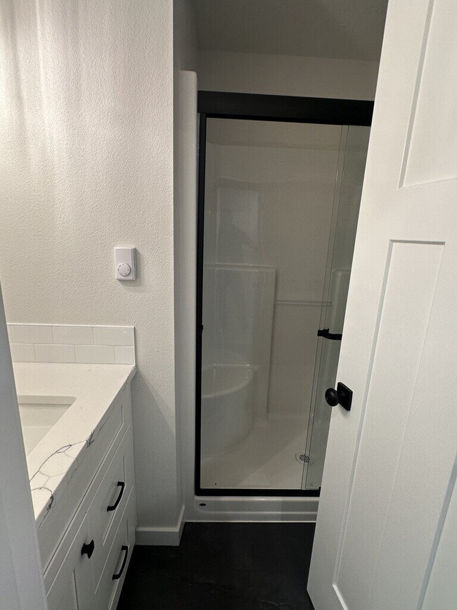 Building Photo - New 2-Bedroom Townhome