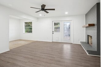 Building Photo - 7626 Dentcrest Dr