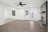 Building Photo - 7626 Dentcrest Dr