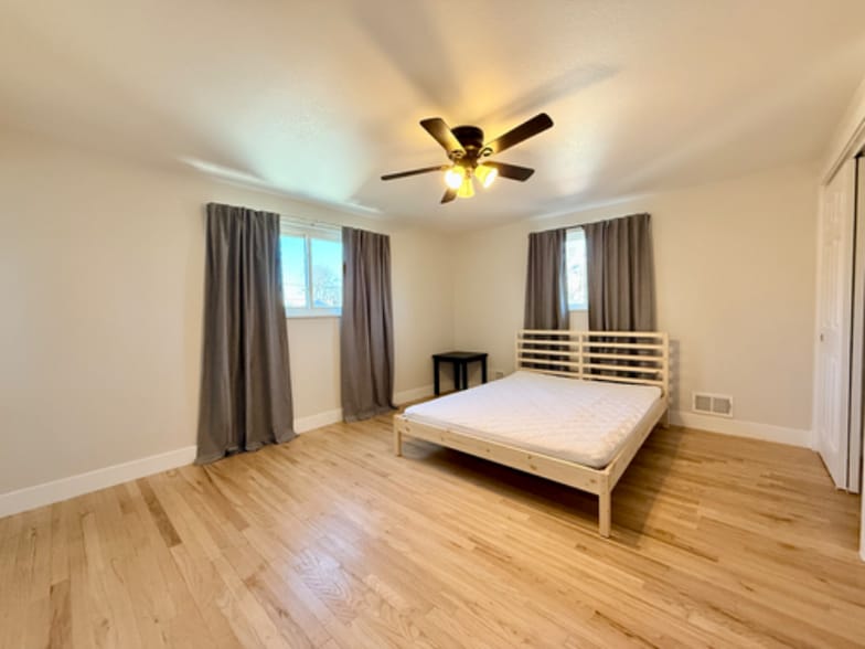 Building Photo - 9989 Dodge Dr