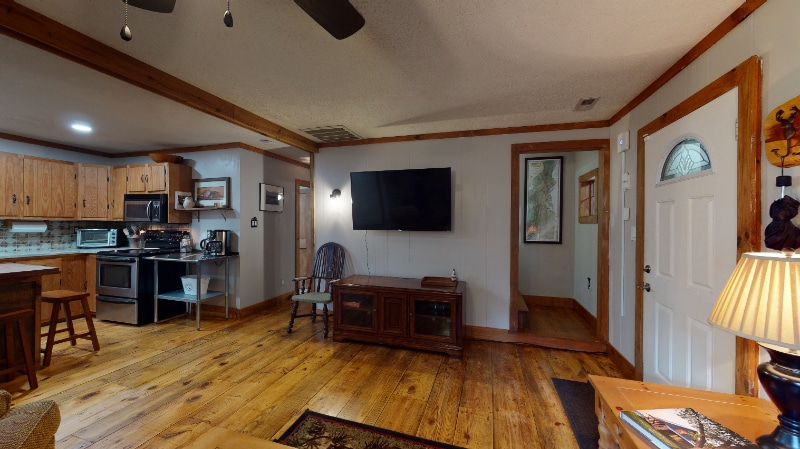 Building Photo - 121 Redbird Dr