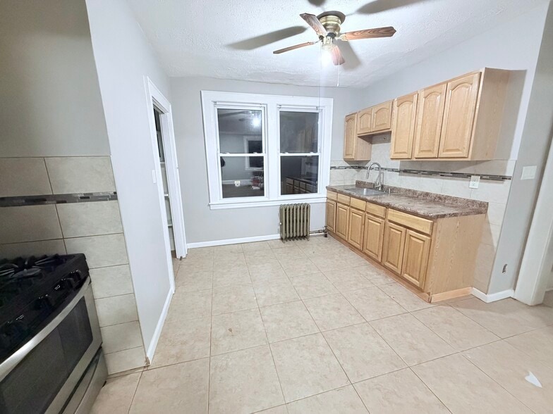 Building Photo - 75 Mount Prospect Ave