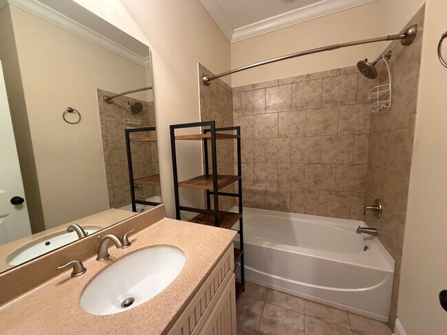 Building Photo - 501 Reserve Ln