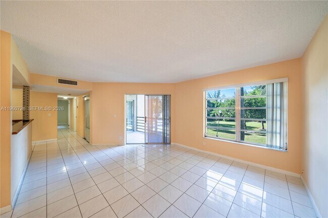 Building Photo - 3100 Riverside Dr