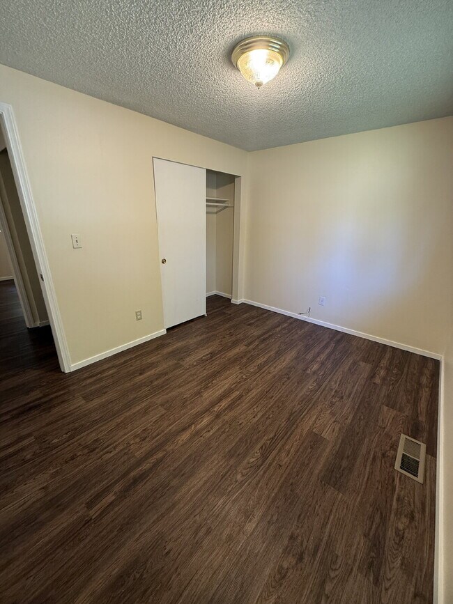 Building Photo - Rambler in Maple Valley Available Now!
