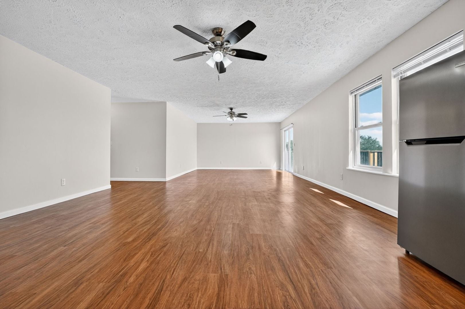 Building Photo - 16200 Round Mountain Rd