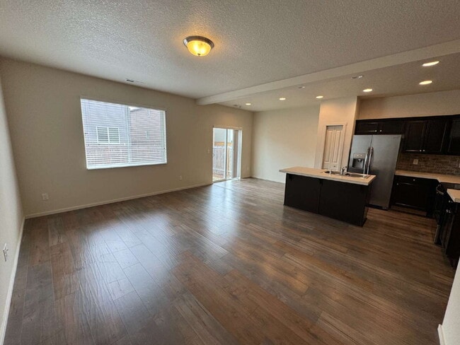 Building Photo - Beautiful Home in the Sunrise Ridge Develo...