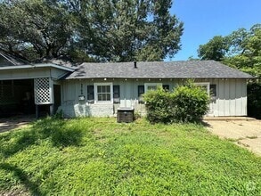 Building Photo - Cozy 1-Bedroom, 1-Bath Gem Near the Azalea...