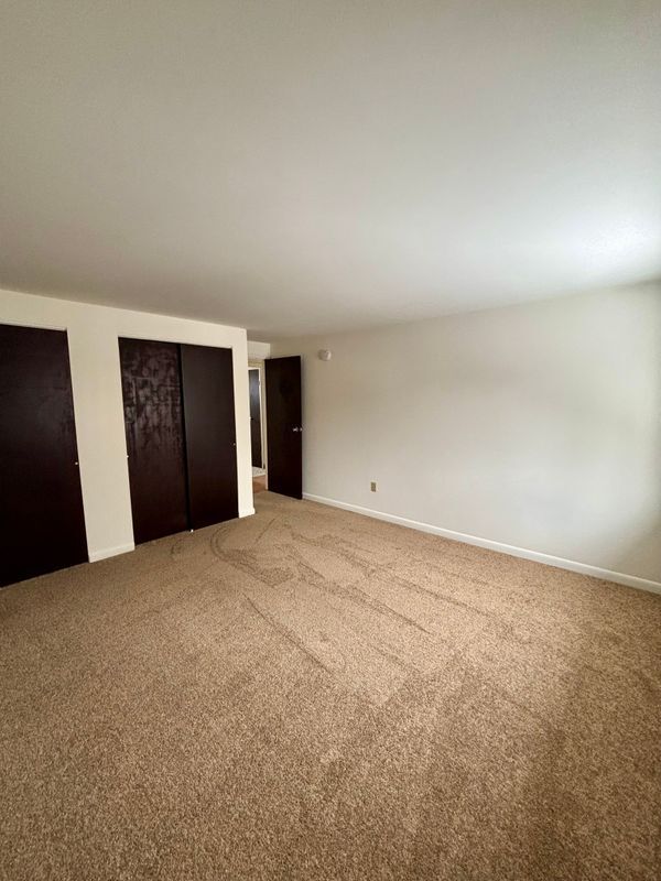 Building Photo - 18 Losson Garden Dr