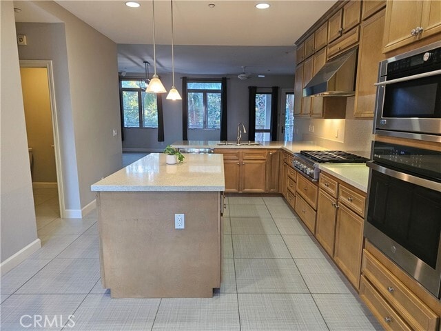 Building Photo - 35 Vantis Dr