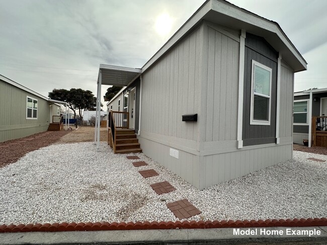 Building Photo - 1190 S Mojave Rd