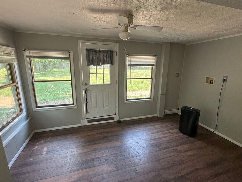 Building Photo - 1173 Rosewood Dr NE