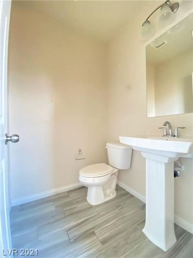 Building Photo - Modern Designed Home in a Cul-De-Sac within a Gated Southwest Community