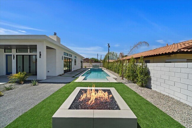 Building Photo - 78525 Orcabessa Dr