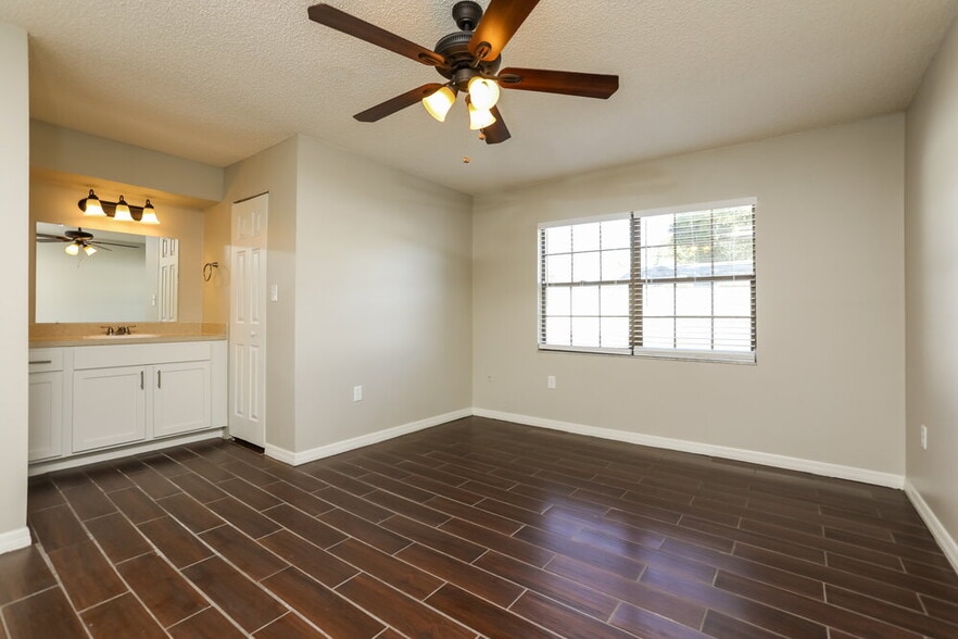 Building Photo - 503 Firewood Ave