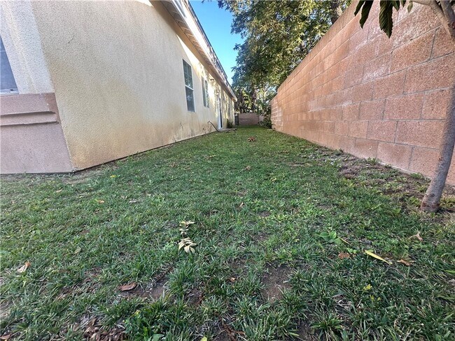 Building Photo - 8943 Emperor Ave