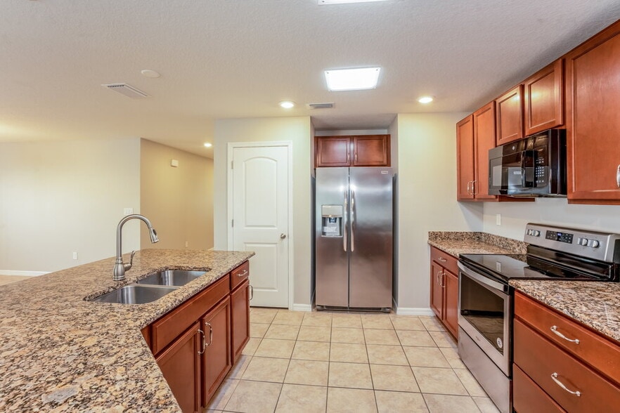 Building Photo - 9215 Freedom Hill Dr