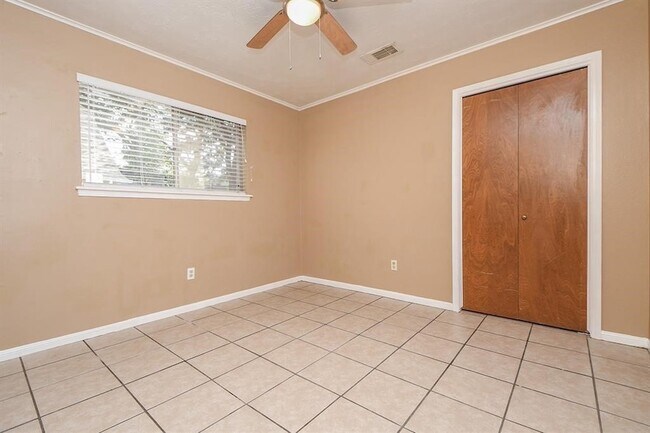 Building Photo - 7411 Betanna Dr