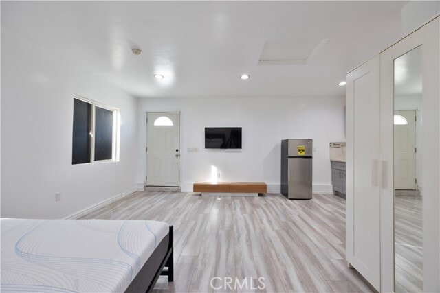 Building Photo - 19140 Hartland St