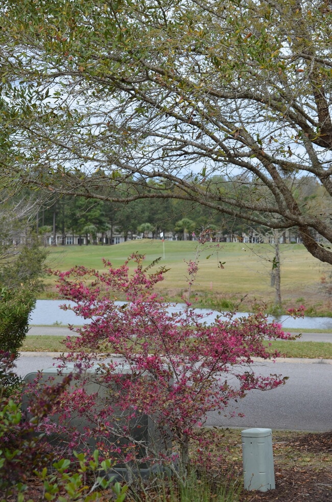 Building Photo - 149 Landing Ln