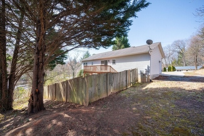 Building Photo - 5 Rash Rd