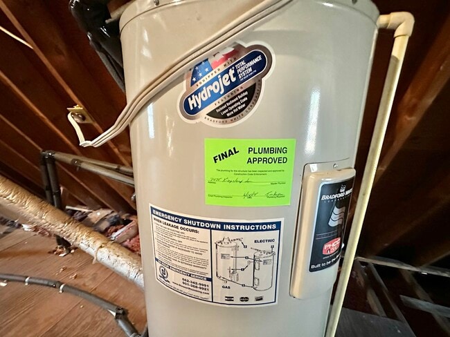 Building Photo - 7475 Kingsland Dr