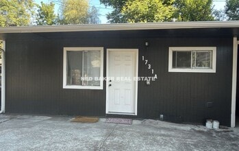 Building Photo - 1731 Wildwood Pl NE