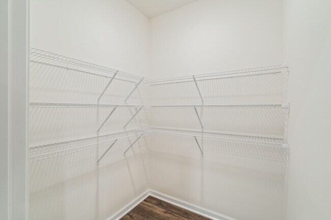 Building Photo - 944 Utopia Ln