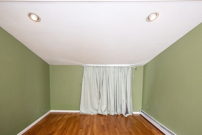 Building Photo - 1025 Mechanic St