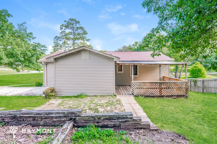 Building Photo - 370 Avon Cir